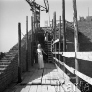 1965-1975, Opole, Polska.
Budowa Teatru Dramatycznego im. Jana Kochanowskiego.
Fot. Irena Jarosińska, zbiory Ośrodka KARTA 
