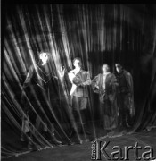 1968, Wałbrzych, Polska.
Zespół Teatru Dramatycznego im. Jerzego Szaniawskiego.
Fot. Irena Jarosińska, zbiory Ośrodka KARTA