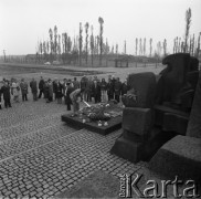 1976, Oświęcim, Polska.
Muzeum Auschwitz-Birkenau - Międzynarodowe Forum UNESCO w 30-lecie zwycięstwa nad faszyzmem.
Fot. Irena Jarosińska, zbiory Ośrodka KARTA
