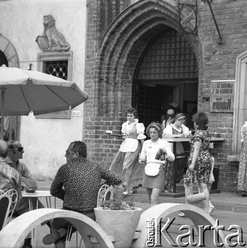 1977, Warszawa, Polska
Kawiarnia Pod Krokodylem
Fot. Irena Jarosińska, zbiory Ośrodka KARTA