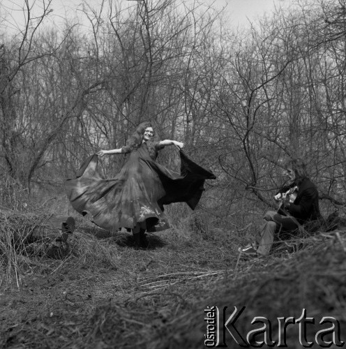 Kwiecień 1979, Warszawa, Polska.
Magda Ziemska na Młocinach.
Fot. Irena Jarosińska, zbiory Ośrodka KARTA