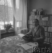 lata 70-te, Warszawa, Polska
Pisarz Lesław Bartelski
Fot. Irena Jarosińska, zbiory Ośrodka KARTA