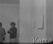 lata 70-te, Warszawa, Polska
Wystawa Włodzimierza Borowskiego
Fot. Irena Jarosińska, zbiory Ośrodka KARTA