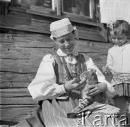 1961, Kurpiowszczyzna, Polska.
Kurpianka.
Fot. Irena Jarosińska, zbiory Ośrodka KARTA 
