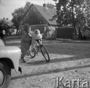 1961, Kurpiowszczyzna, Polska.
Kurpianka.
Fot. Irena Jarosińska, zbiory Ośrodka KARTA