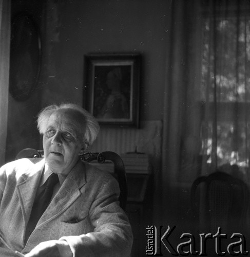 Lata 50. lub 60., Warszawa, Polska.
Architekt profesor Romuald Gutt.
Fot. Irena Jarosińska, zbiory Ośrodka KARTA