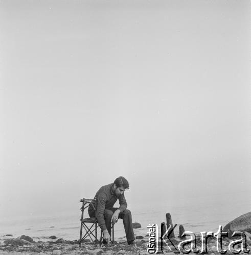 1965, Polska.
Malarz i rysownik Kiejstut Bereźnicki.
Fot. Irena Jarosińska, zbiory Ośrodka KARTA