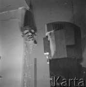 1962, Olsztyn, Polska.
Pracowania rzeźbiarza Ryszarda Wachowskiego.
Fot. Irena Jarosińska, zbiory Ośrodka KARTA