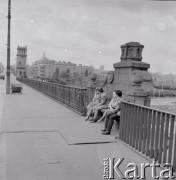 Lata 60., Warszawa, Polska.
Most Poniatowskiego.
Fot. Irena Jarosińska, zbiory Ośrodka KARTA