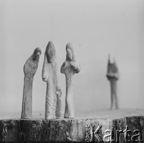 1975, Polska.
Rzeźby Bronisława Chromego.
Fot. Irena Jarosińska, zbiory Ośrodka KARTA