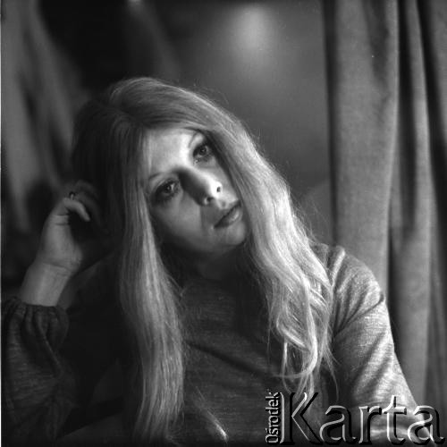 Lata 70., Warszawa, Polska.
Aktorka Barbara Wrzesińska.
Fot. Irena Jarosińska, zbiory Ośrodka KARTA