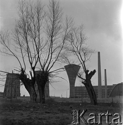 Lata 60., Sandomierz, Polska.
Huta szkła 