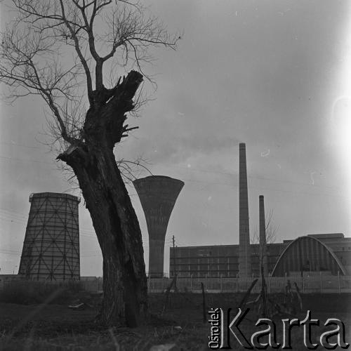 Lata 60., Sandomierz, Polska.
Huta szkła 