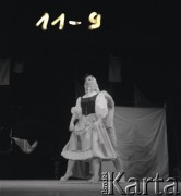lata 60-te, Warszawa, Polska
Tancerka Barbara Bittnerówna na scenie Operetki Warszawskiej.
Fot. Irena Jarosińska, zbiory Ośrodka KARTA.