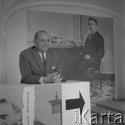 1965, Warszawa, Polska
Poeta, satyryk i aforysta Stanisław Jerzy Lec w Muzeum Literatury.
Fot. Irena Jarosińska, zbiory Ośrodka KARTA
