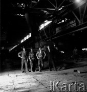 sierpień 1952, Bytom, Polska
Huta Bobrek - hutnicy pracujący przy piecu nr 8 
Fot. Irena Jarosińska, zbiory Ośrodka KARTA