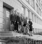 1952, Polska
Dzieci pozują do zdjęcia.
Fot. Irena Jarosińska, zbiory Ośrodka KARTA
