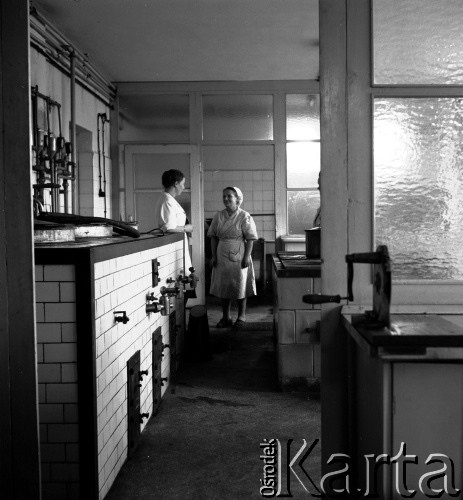 1952, Bydgoszcz, Polska
Hotel Robotniczy - kuchnia
Fot. Irena Jarosińska, zbiory Ośrodka KARTA