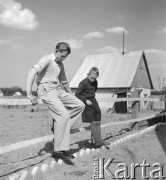 1953, Kokoszkowy, Polska
Rodzina z Rolniczego Zespołu Spółdzielni 