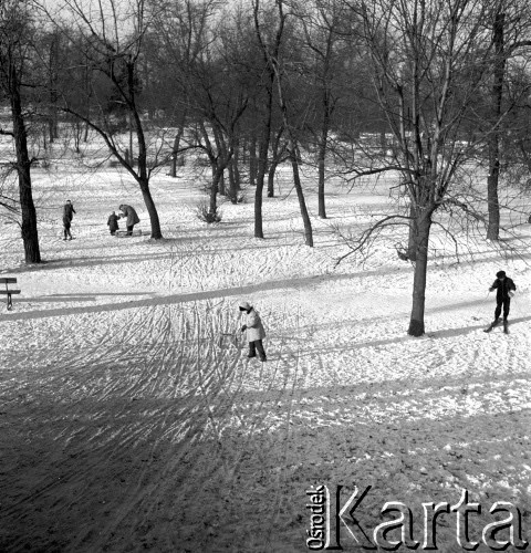 lata 50-te, Warszawa, Polska
Park Praski zimą.
Fot. Irena Jarosińska, zbiory Ośrodka KARTA