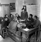 lata 50-te, Siennica, Warszawa
Posiedzenie Gminnej Rady Narodowej
Fot. Irena Jarosińska, zbiory Ośrodka KARTA
