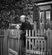 lata 50-te, Krościenko, Polska
Syn Ireny Jarosińskiej - Marek i jej matka Zofia Małek.
Fot. Irena Jarosińska, zbiory Ośrodka KARTA