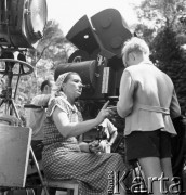 1954, Łódź, Polska
Reżyserka Wanda Jakubowska i aktor Damian Damięcki na planie filmu 
