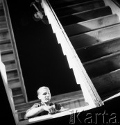 1954, Wrocław, Polska
Wytwórna Filmów Fabularnych - budowa schodów w hali zdjęciowej
Fot. Irena Jarosińska, zbiory Ośrodka KARTA
