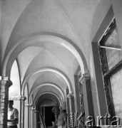 30.06.1954, Lublin, Polska
Zamek - sklepienie krużganka.
Fot. Irena Jarosińska, zbiory Ośrodka KARTA