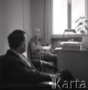 03.09.1964, Wrocław, Polska.
Zakład Niskich Temperatur Instytutu Fizyki PAN, n/z od lewej: prof. Roman Stanisław Ingarden, prof. Jan Rzewuski.
Fot. Irena Jarosińska, zbiory Ośrodka KARTA