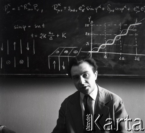 03.09.1964, Wrocław, Polska.
Zakład Niskich Temperatur Instytutu Fizyki PAN, n/z dr Walerian Ziętek.
Fot. Irena Jarosińska, zbiory Ośrodka KARTA