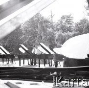 1973, Warszawa, Polska.
Koncert na 12 fortepianów marki 