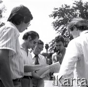 1973, Warszawa, Polska.
Koncert na 12 fortepianów marki 