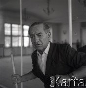 1958, Warszawa, Polska.
Państwowa Szkoła Baletowa, n/z prof. Leon Wójcikowski, dyrektor szkoły.
Fot. Irena Jarosińska, zbiory Ośrodka KARTA