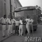 29-30.07.1961, Warszawa, Polska.
Lekkoatleci amerykańscy przybyli do Polski na mecz lekkoatletyczny Polska-USA.
Fot. Irena Jarosińska, zbiory Ośrodka KARTA