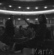 1967, Warszawa, Polska.
Reżyser Lidia Zamkow (z prawej) podczas pracy nad spektaklem 