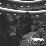1967, Warszawa, Polska.
Sala Moniuszki w Teatrze Wielkim. Reżyser Lidia Zamkow (z prawej) podczas pracy nad spektaklem 