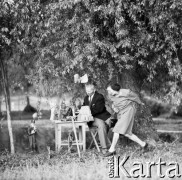 1970, Stara Wieś, woj. lubelskie, Polska.
Rzeźbiarz ludowy Feliks Dutkiewicz.
Fot. Irena Jarosińska, zbiory Ośrodka KARTA