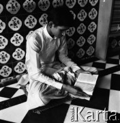 11.1988, miejsce nieznane, Indie.
Fotografia z podróży po Indiach.
Fot. Irena Jarosińska, zbiory Fundacji Ośrodka KARTA