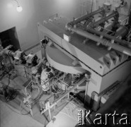 1959, Kraków, Polska.
Ośrodek Fizyki Jądrowej Instytutu Badań Jądrowych w Krakowie, n/z cyklotron U-120, widok z góry.
Fot. Irena Jarosińska, zbiory Ośrodka KARTA