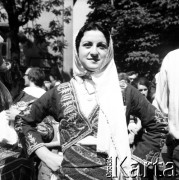 1975, Zakopane, Polska.
8 Międzynarodowy Festiwal Folkloru Ziem Górskich, n/z parada uliczna.
Fot. Irena Jarosińska, zbiory Fundacji Ośrodka KARTA