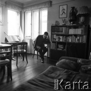 1968, Bogaczów, Polska.
Michał Kaziów, niewidomy pisarz.
Fot. Irena Jarosińska, zbiory Fundacji Ośrodka KARTA