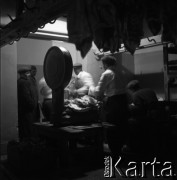 Lata 60., miejsce nieznane, Polska.
Masarnia.
Fot. Irena Jarosińska, zbiory Ośrodka KARTA