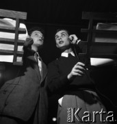 Lata 60, Łódź, Polska.
Studio Opracowań Dialogowych, n/z dubbingowanie filmu.
Fot. Irena Jarosińska, zbiory Fundacji Ośrodka KARTA