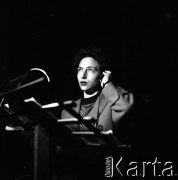 Lata 60, Łódź, Polska.
Studio Opracowań Dialogowych, n/z dubbingowanie filmu.
Fot. Irena Jarosińska, zbiory Fundacji Ośrodka KARTA