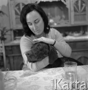 1966, Zakopane, Polska.
Maryna Bachleda, żona muzyka i śpiewaka Andrzeja Bachledy.
Fot. Irena Jarosińska, zbiory Ośrodka KARTA