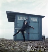 Lata 60., Sopot, Polska.
Alicja Boniuszko, baletnica.
Fot. Irena Jarosińska, zbiory Fundacji Ośrodka KARTA