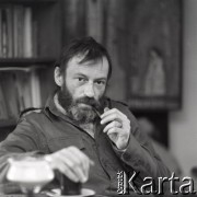 Lata 70., Warszawa, Polska.
Jan Michlewski, fotoreporter.
Fot. Irena Jarosińska, zbiory Fundacji Ośrodka KARTA
