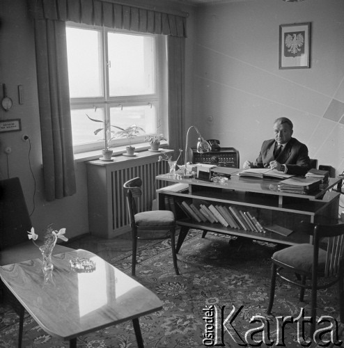 10.02.1961, Śląsk, Polska.
Dyrektor kopalni należącej do Rybnickiego Okręgu Węglowego.
Fot. Irena Jarosińska, zbiory Ośrodka KARTA