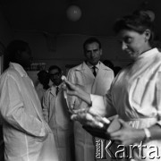 1968, Warszawa, Polska.
Międzynarodowe Studium Profilaktyki Dziecięcej w Instytucie Matki i Dziecka - kurs pediatrii społecznej dla lekarzy z Afryki i Azji.
Fot. Irena Jarosińska, zbiory Fundacji Ośrodka KARTA